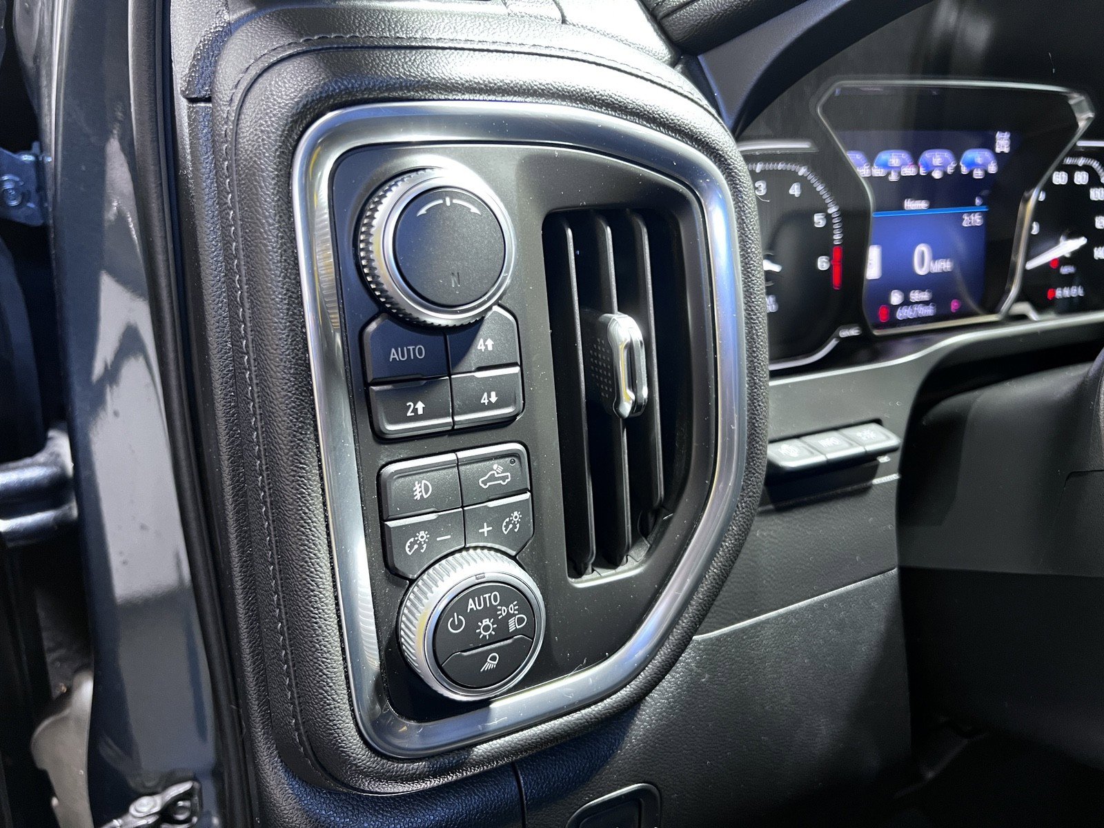 Used 2019 GMC Sierra 1500 Denali w/ Denali Ultimate Package AWD/4WD image 23