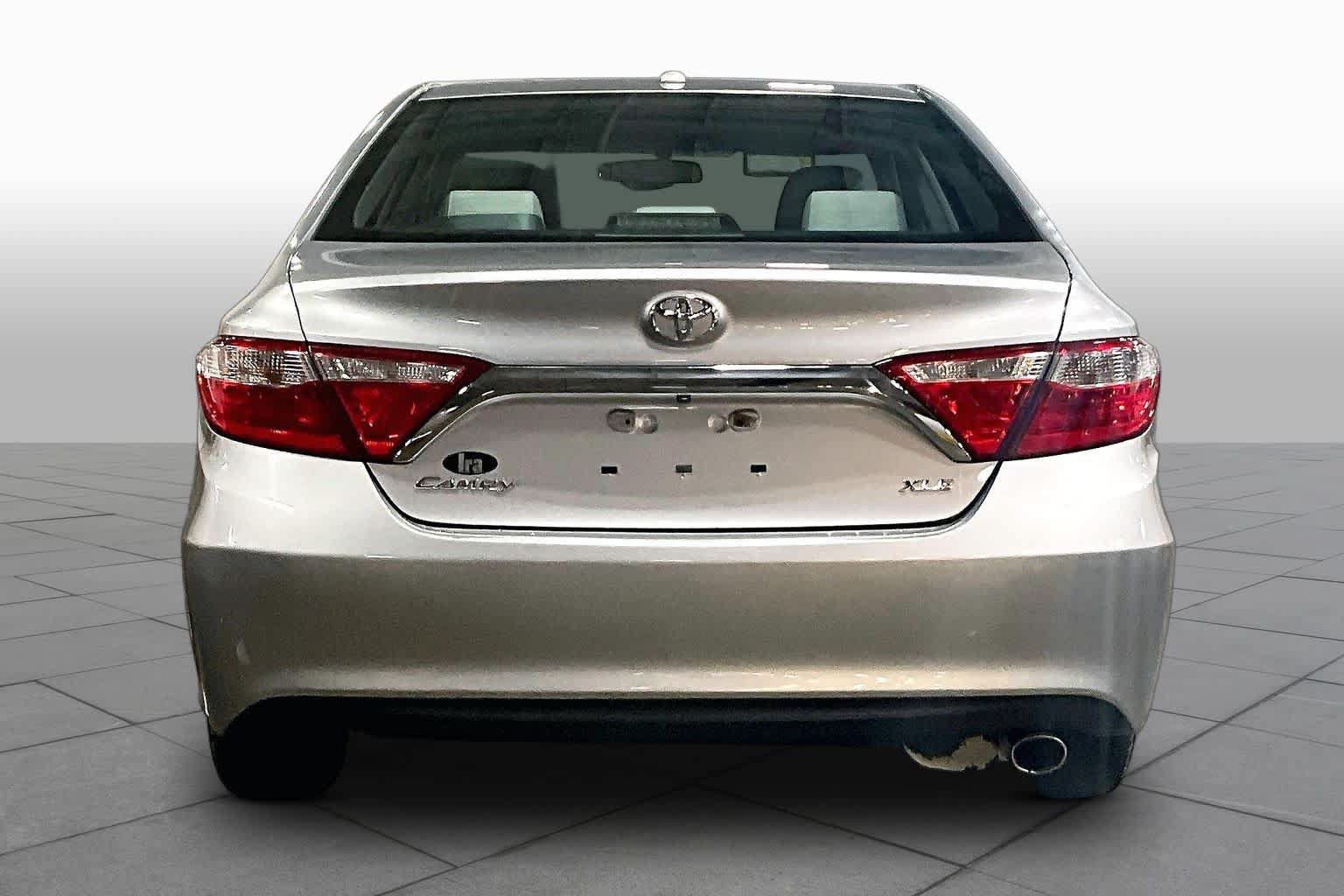Used 2017 Toyota Camry XLE FWD image 5