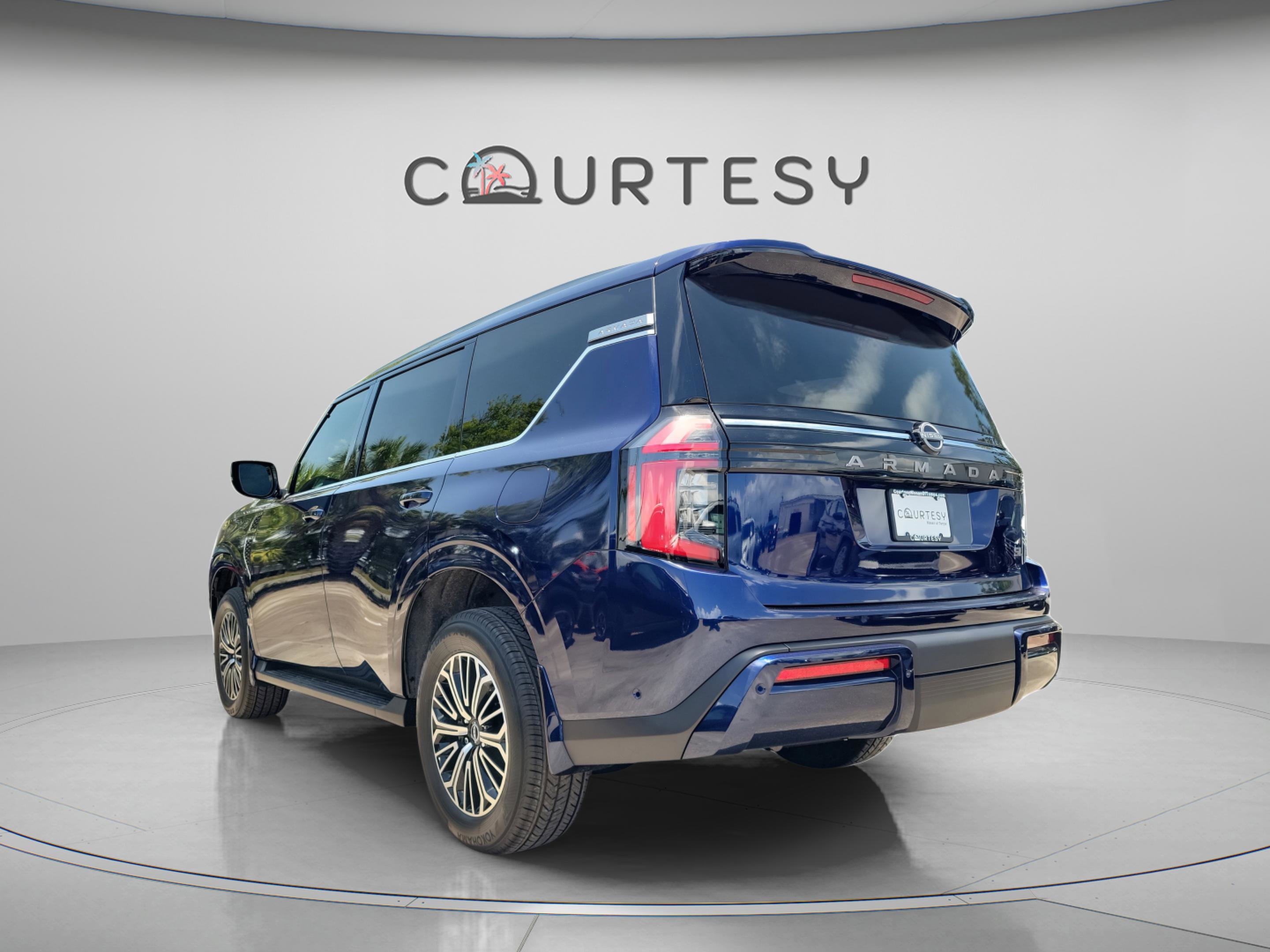 New 2025 Nissan Armada SL w/ Captain's Chari Seat Package image 4