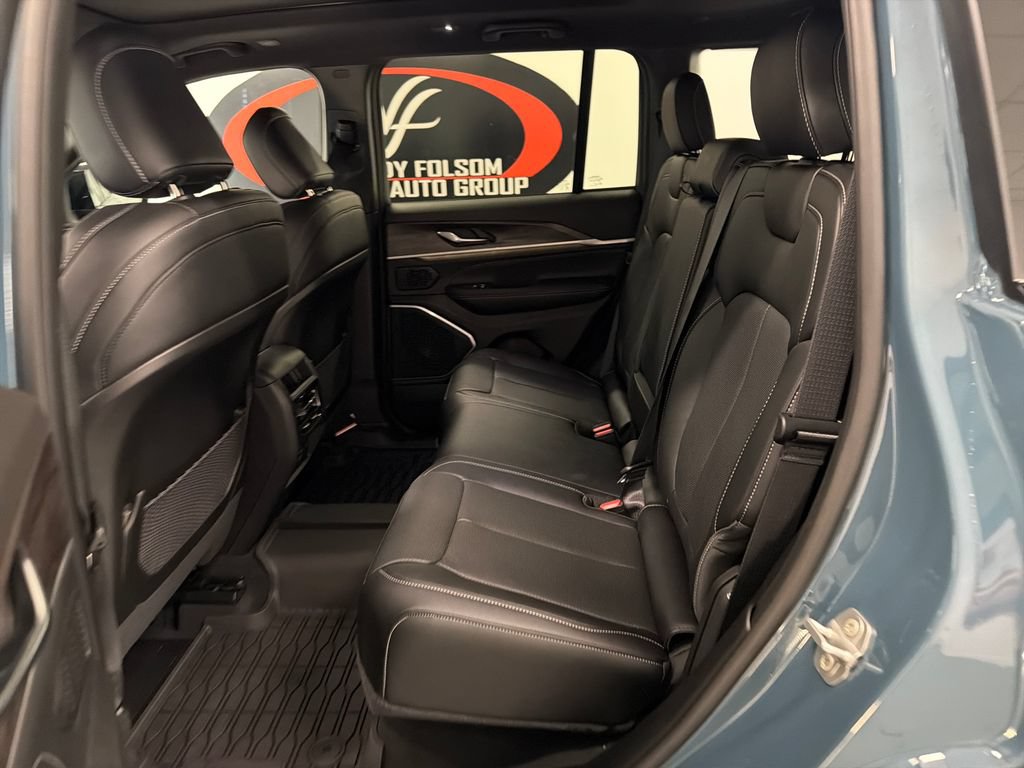 New 2026 Jeep Grand Cherokee Limited AWD/4WD image 12