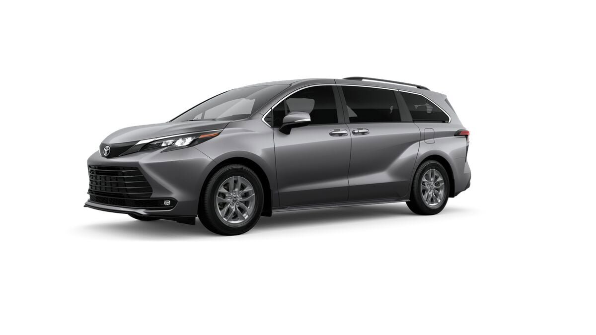 New 2026 Toyota Sienna XLE FWD image 2