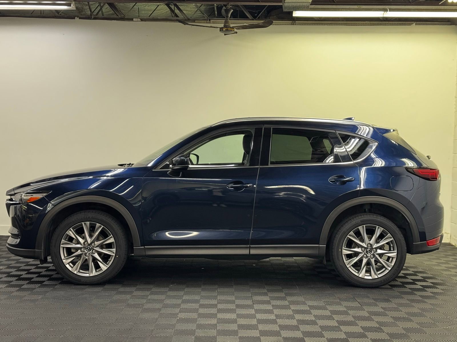 Used 2020 MAZDA CX-5 Grand Touring w/ GT Premium Package AWD/4WD image 3