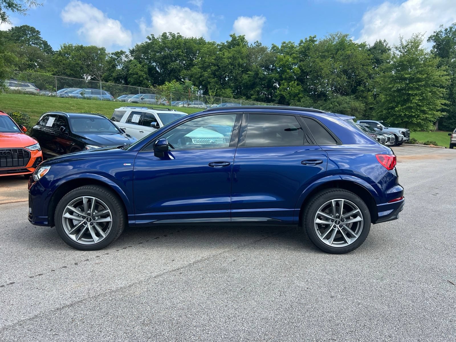Used 2025 Audi Q3 2.0T Premium w/ Convenience Package AWD/4WD image 4