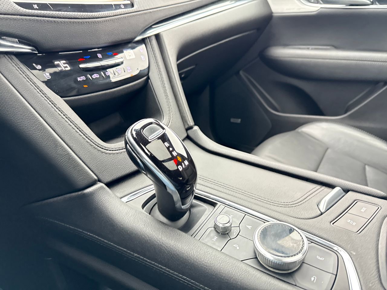 Used 2022 Cadillac XT5 Premium Luxury w/ Technology Package image 24