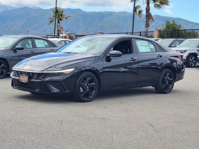 New 2026 Hyundai Elantra Sport FWD image 2