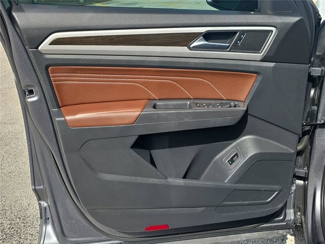 Used 2023 Volkswagen Atlas SE w/ Panoramic Sunroof Package FWD image 16