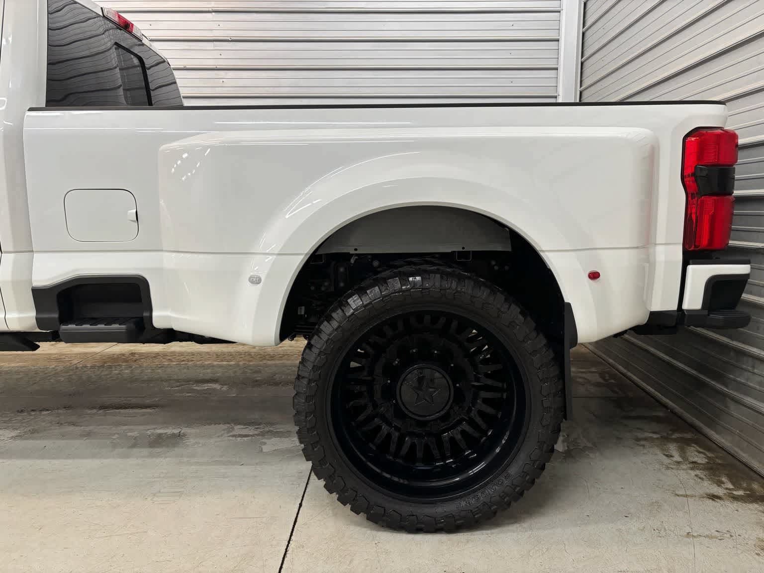 Used 2025 Ford F450 Platinum AWD/4WD image 5