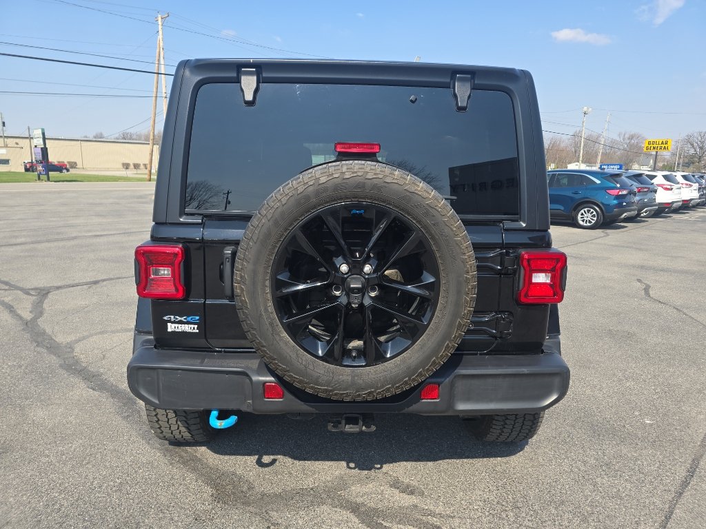 Used 2022 Jeep Wrangler Unlimited Sahara w/ Cold Weather Group AWD/4WD image 8