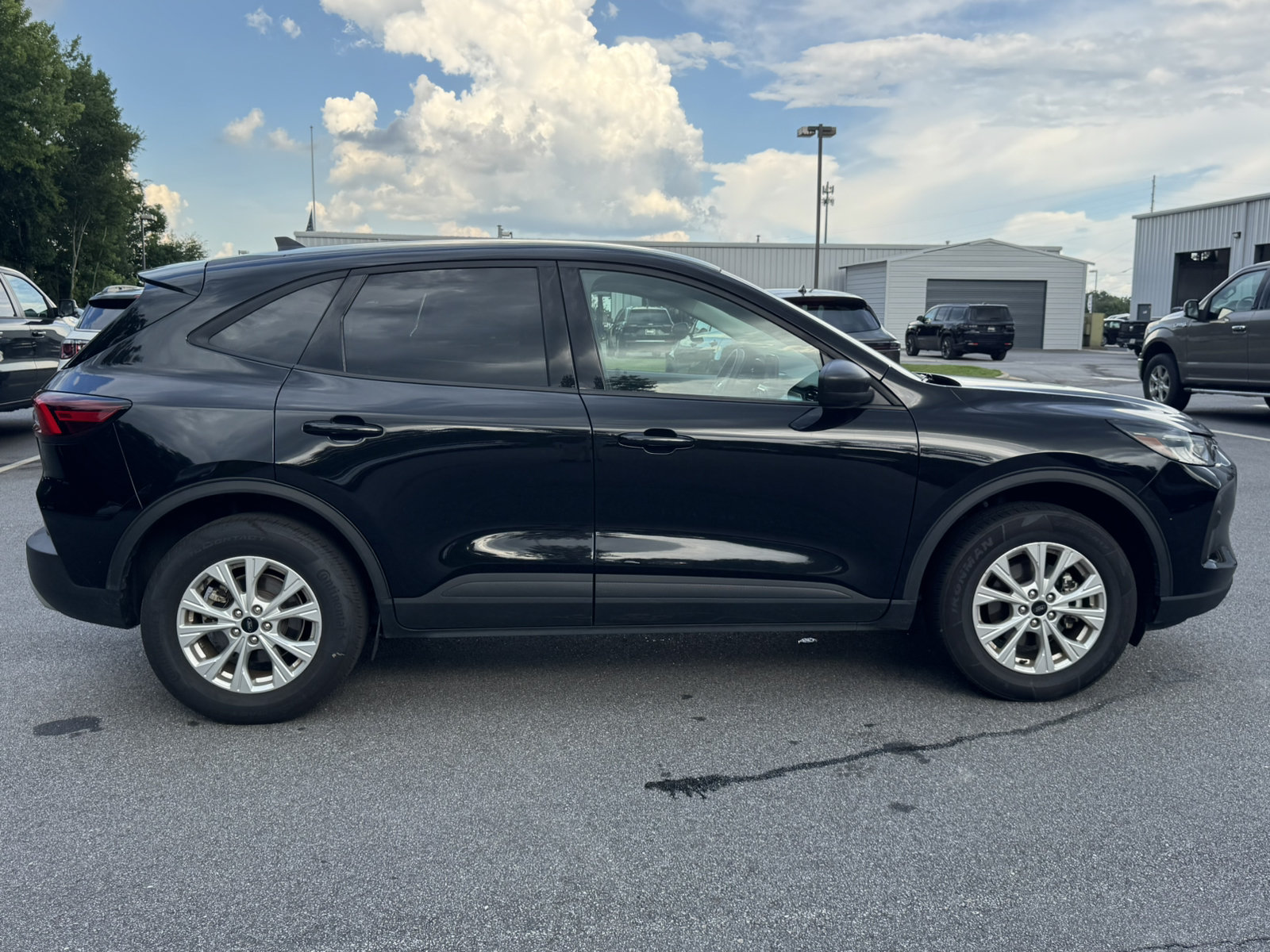 Used 2025 Ford Escape Active AWD/4WD image 4