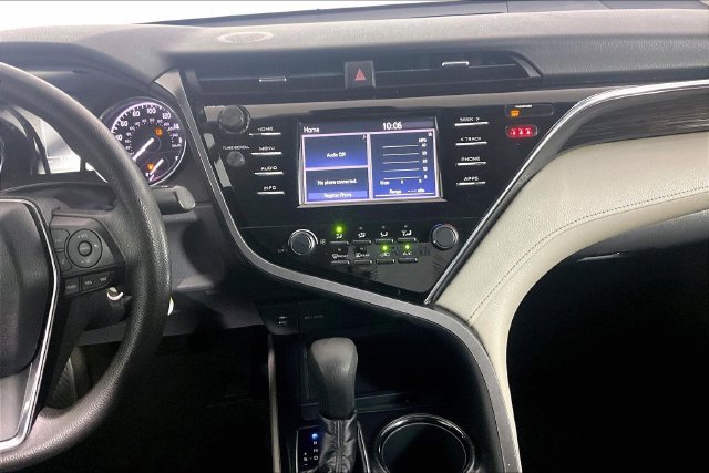 Used 2018 Toyota Camry LE FWD image 8