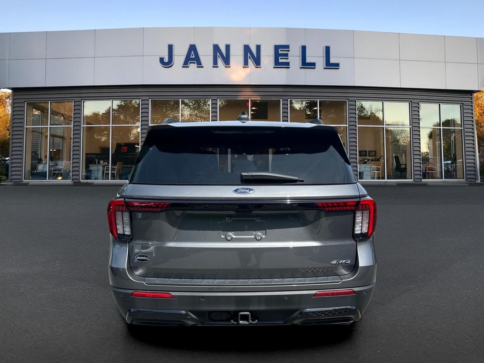 Used 2025 Ford Explorer ST-Line w/ ST-Line Street Pack AWD/4WD image 6