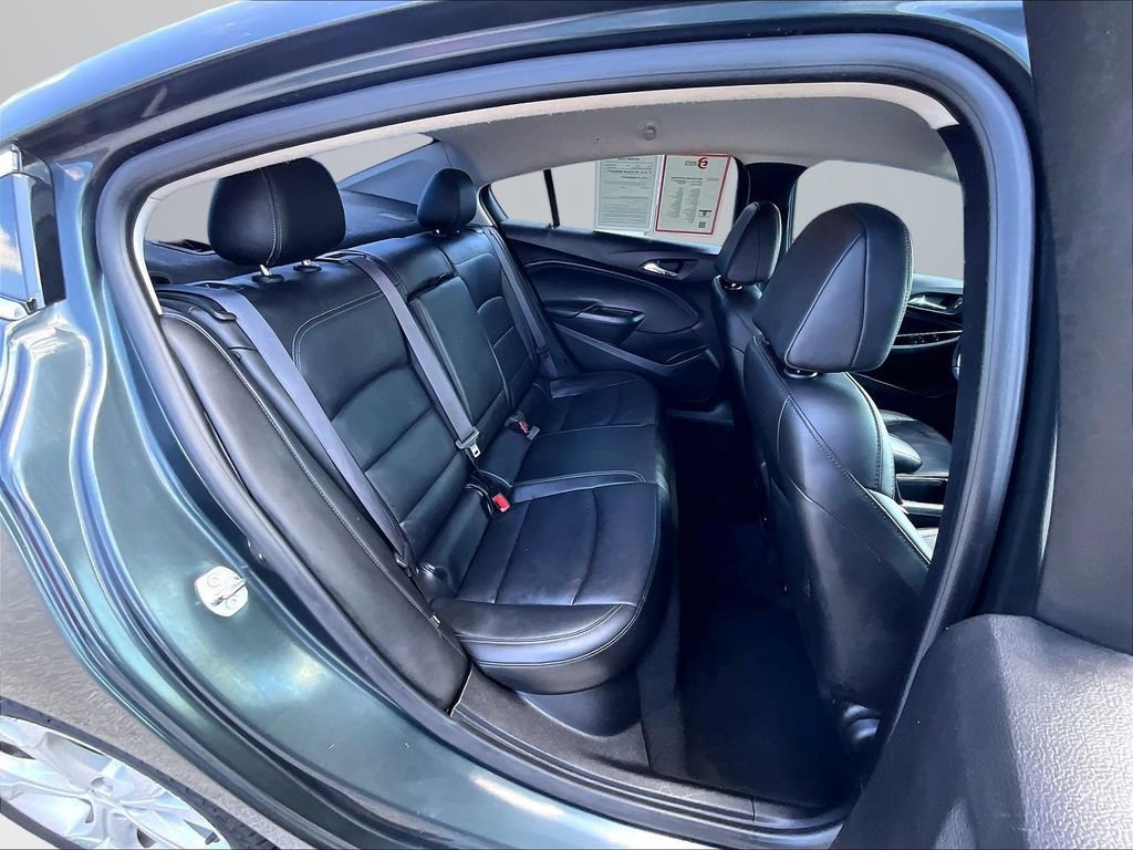 Used 2017 Chevrolet Cruze Premier FWD image 28