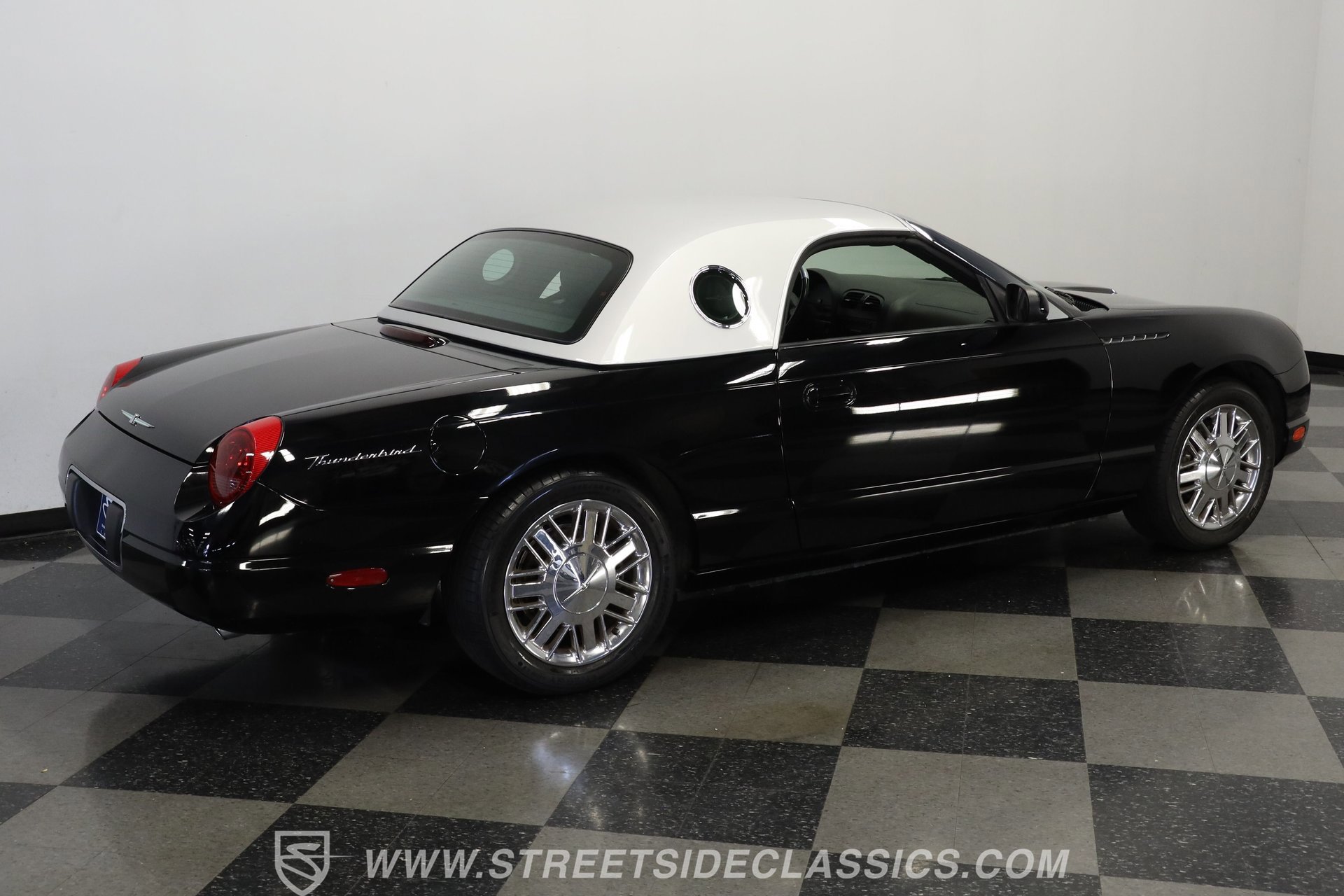 Used 2002 Ford Thunderbird Neiman Marcus RWD image 12
