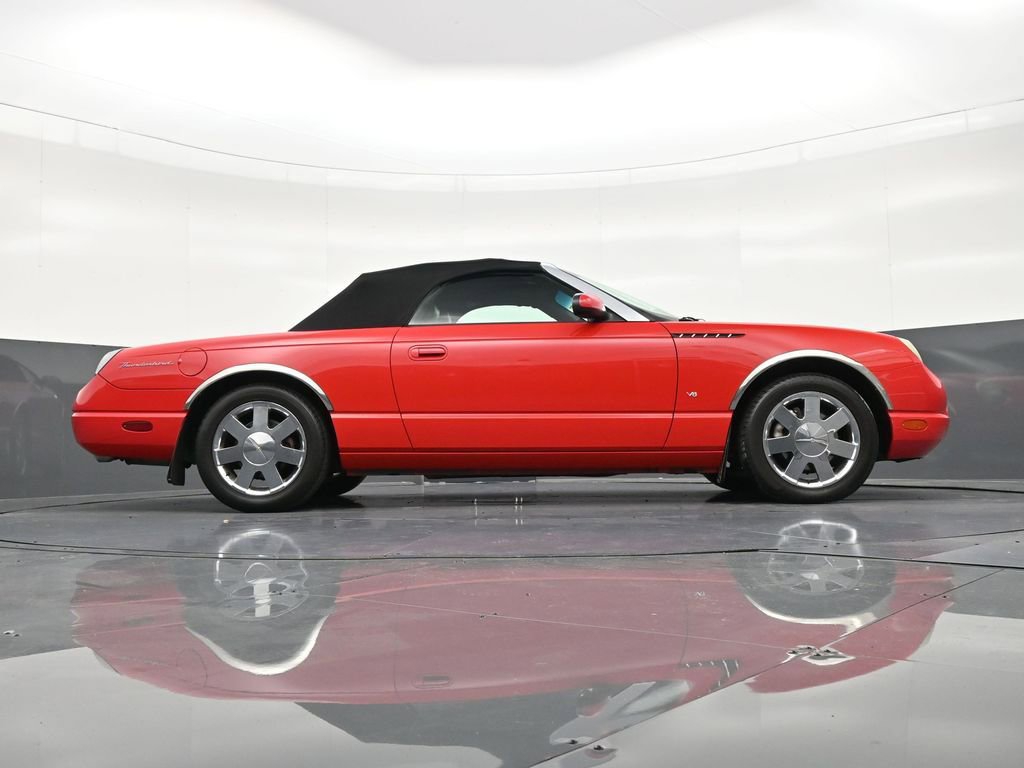 Used 2003 Ford Thunderbird image 29