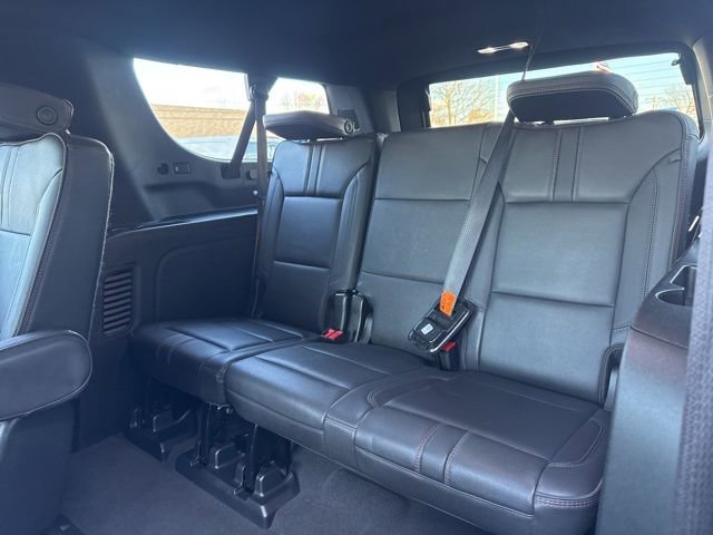 Used 2022 Chevrolet Suburban RST w/ Sport Performance Package image 11