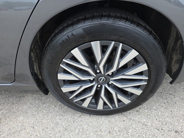 Used 2024 Nissan Altima 2.5 SV image 10