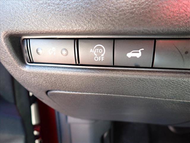 Used 2025 Nissan Rogue SV AWD/4WD image 16