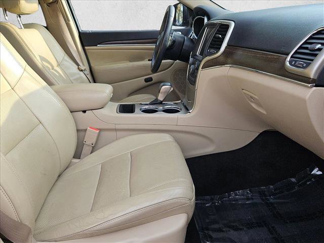 Used 2016 Jeep Grand Cherokee Limited w/ Luxury Group II image 23