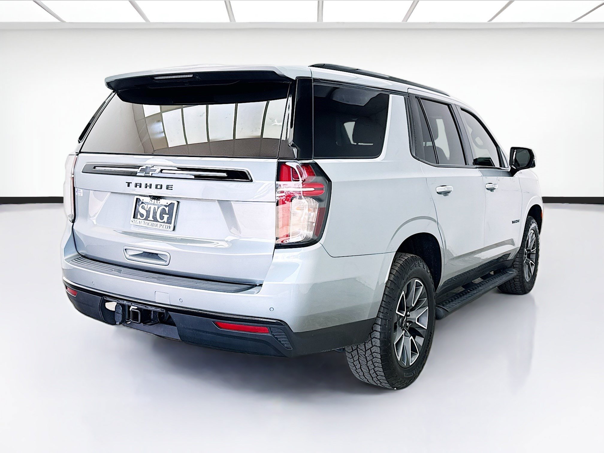Used 2024 Chevrolet Tahoe Z71 w/ Luxury Package AWD/4WD image 4