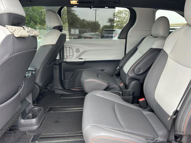 Certified 2022 Toyota Sienna XSE image 16