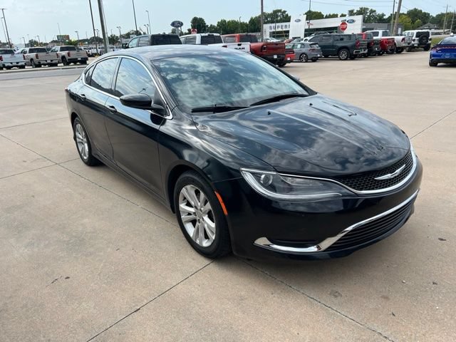 Used 2016 Chrysler 200 Limited FWD image 2