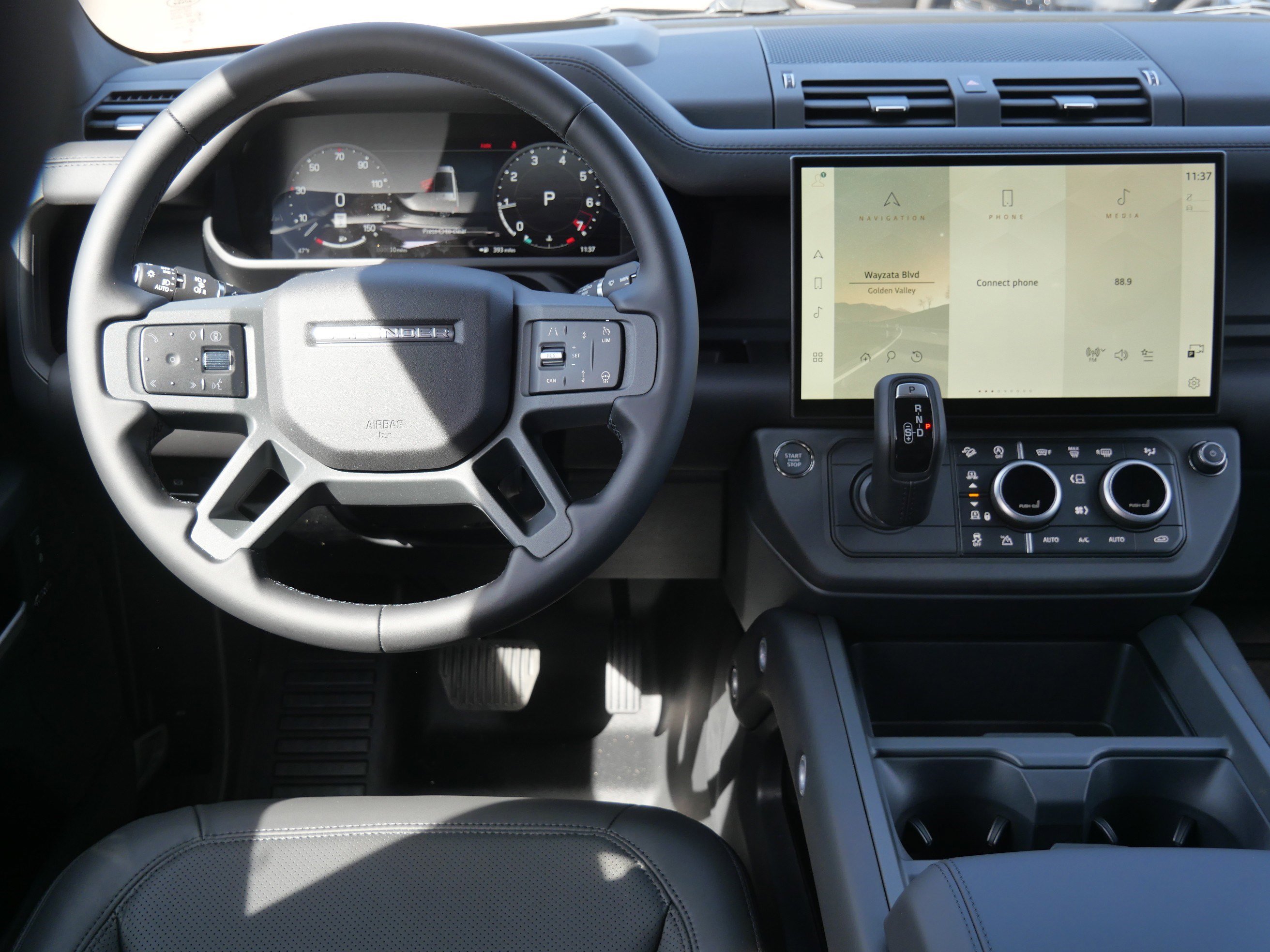 New 2026 Land Rover Defender 130 X-Dynamic SE AWD/4WD image 9