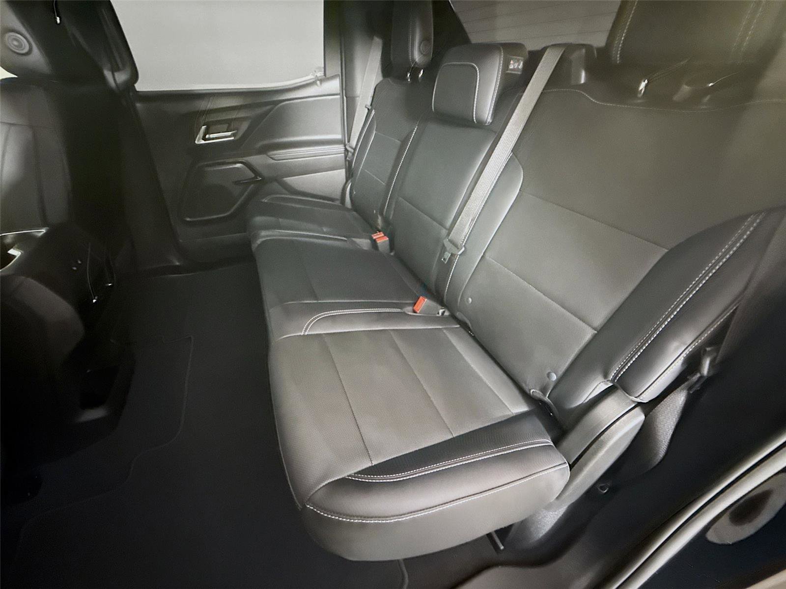 Used 2025 Chevrolet Silverado EV LT image 18