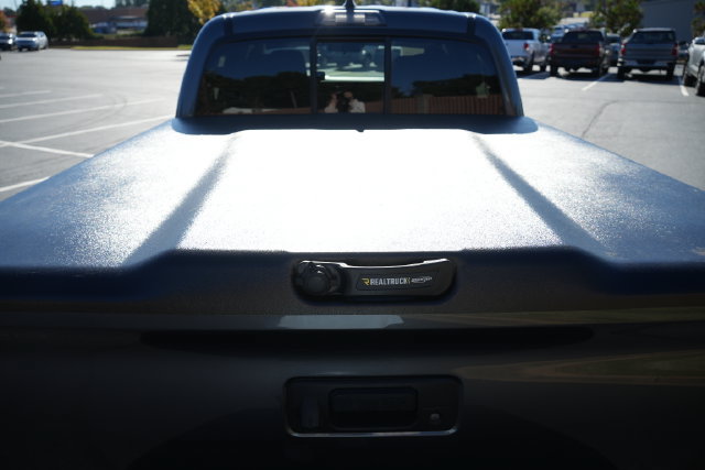 Used 2022 Toyota Tacoma SR w/ SR Convenience Package RWD image 10