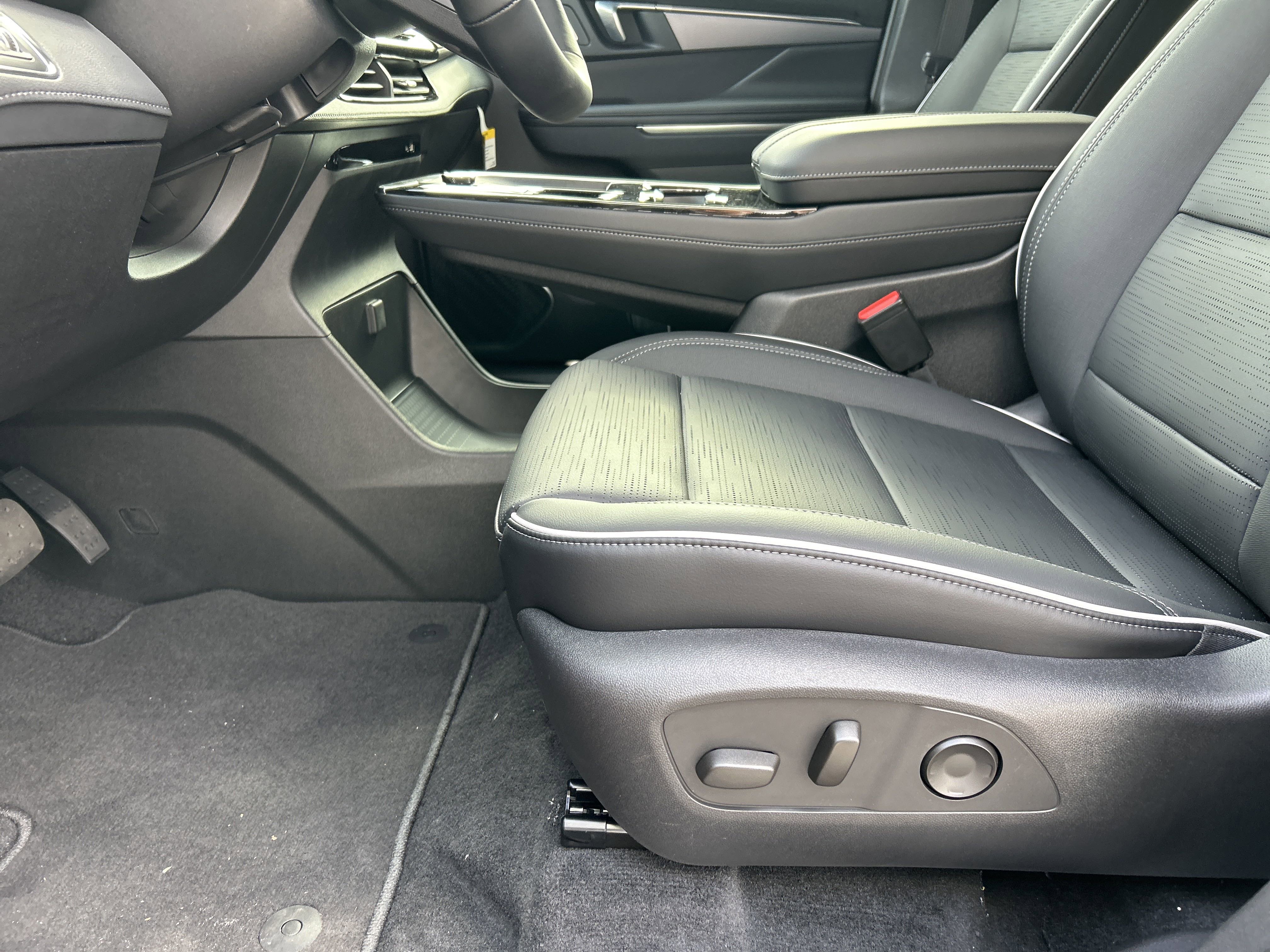 New 2025 Buick Enclave Sport Touring w/ Power Package image 10