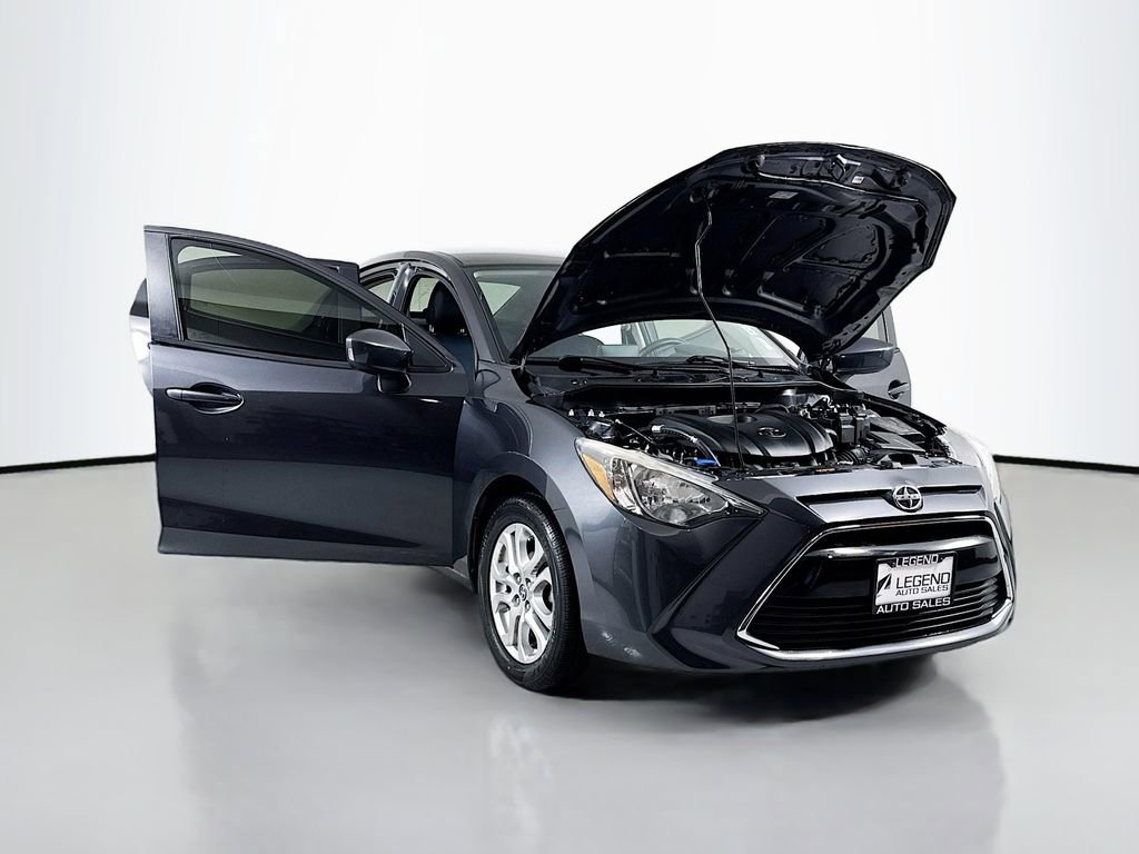Used 2016 Scion iA FWD image 19