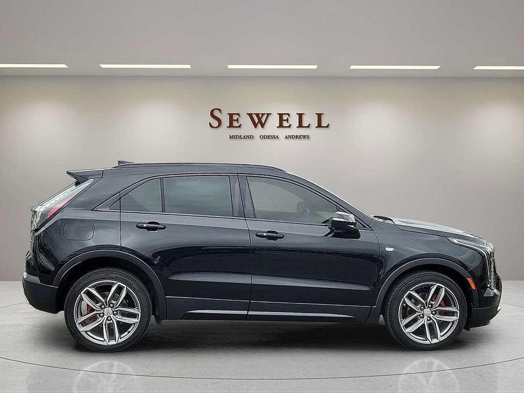 Used 2021 Cadillac XT4 Sport w/ Cold Weather Package FWD image 6