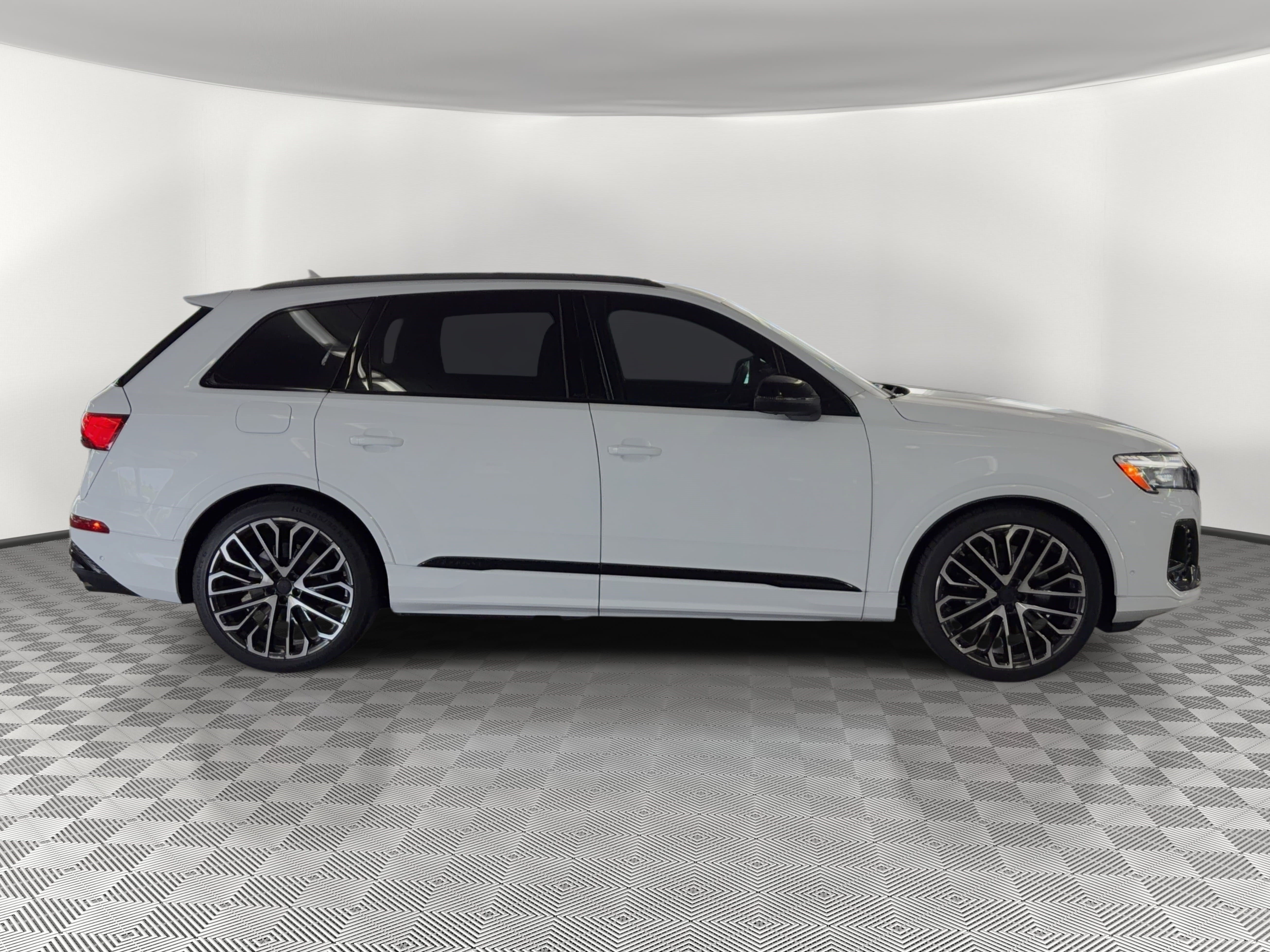 New 2026 Audi SQ7 Prestige AWD/4WD image 8