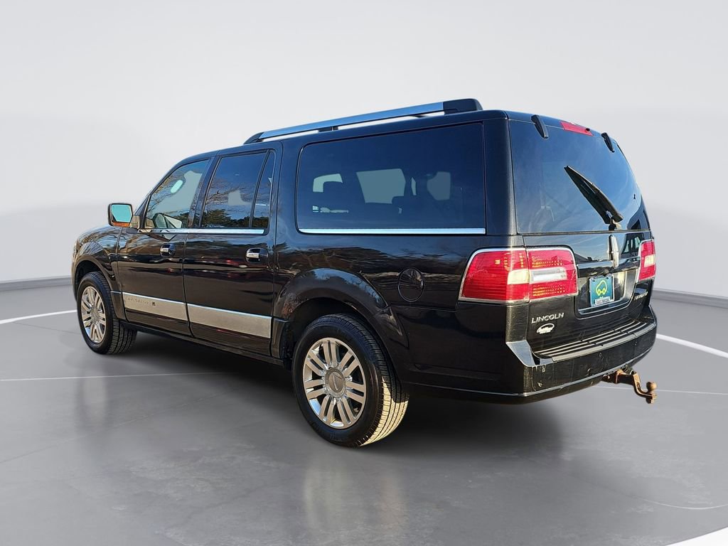 Used 2011 Lincoln Navigator L 4WD image 6