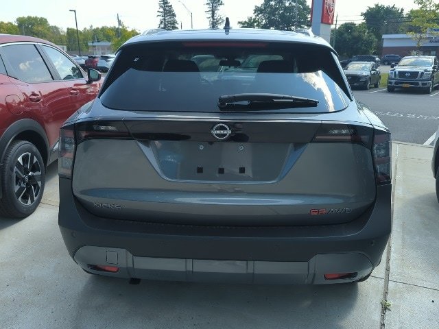 New 2025 Nissan Kicks SR w/ SR Premium Package AWD/4WD image 3