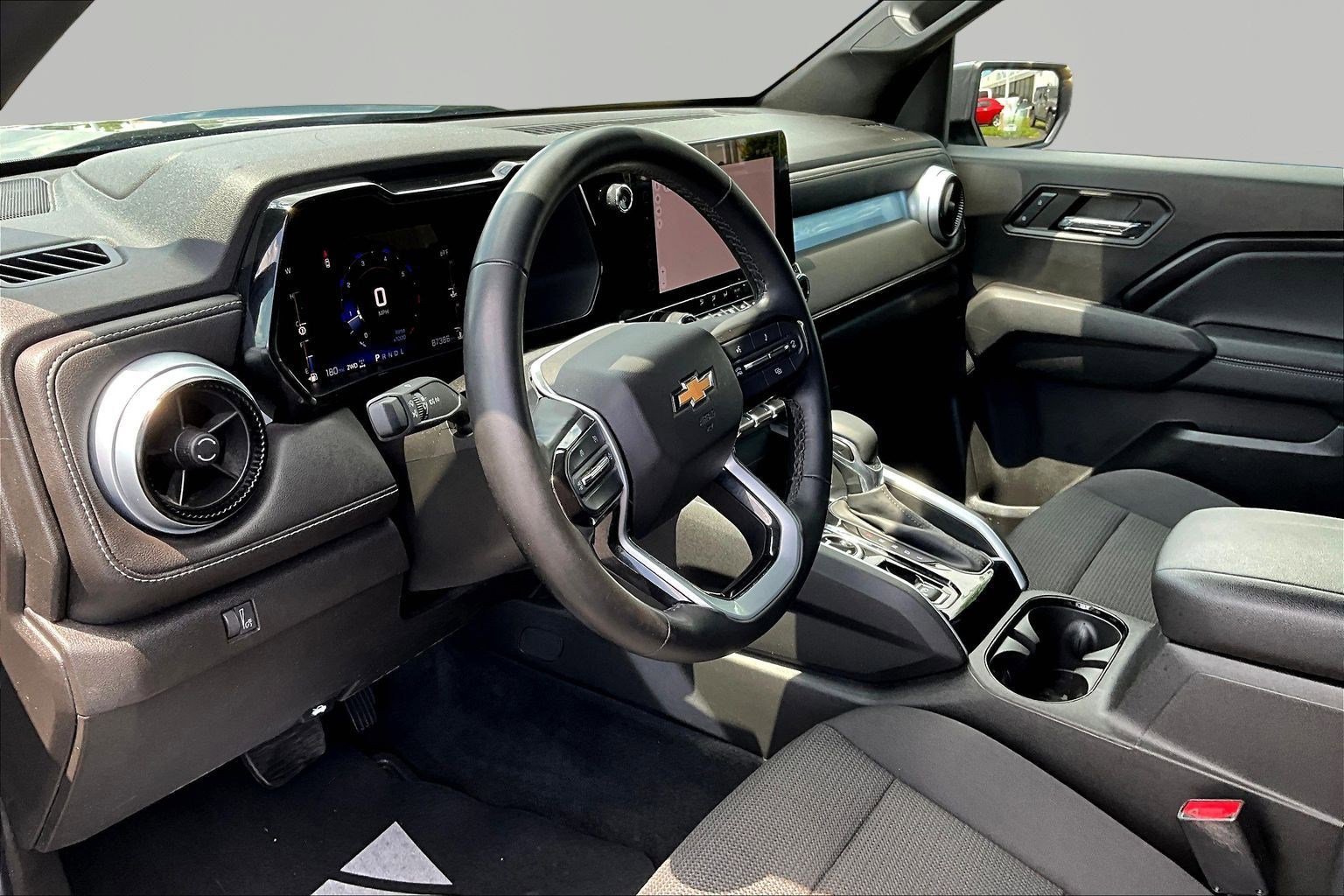 Used 2023 Chevrolet Colorado LT w/ LT Convenience Package AWD/4WD image 16