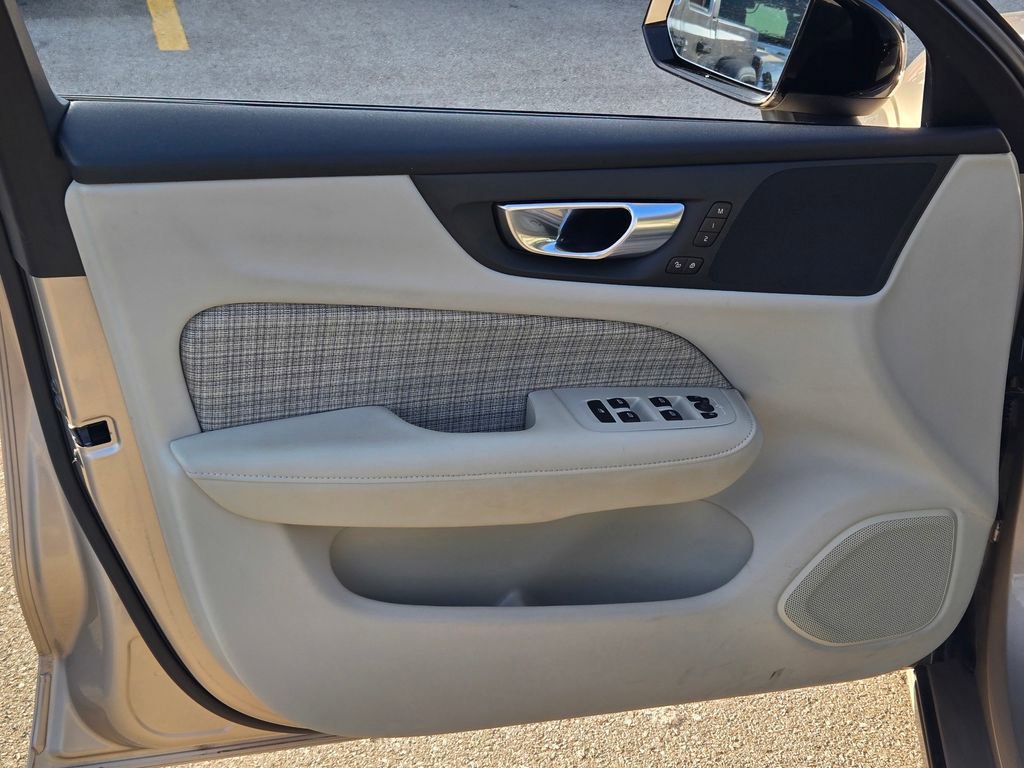 Used 2024 Volvo S60 B5 Core image 27