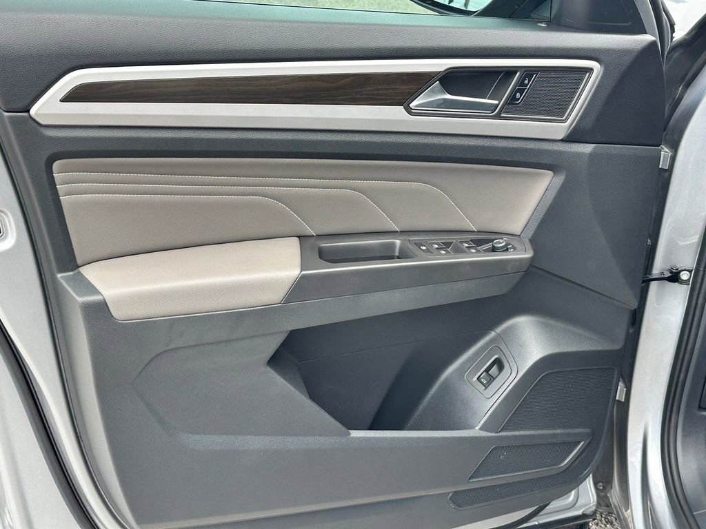 Used 2023 Volkswagen Atlas SE image 18