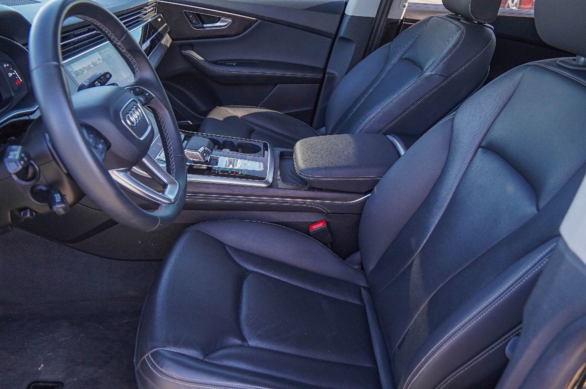 Used 2023 Audi Q8 Prestige w/ Prestige Package image 8