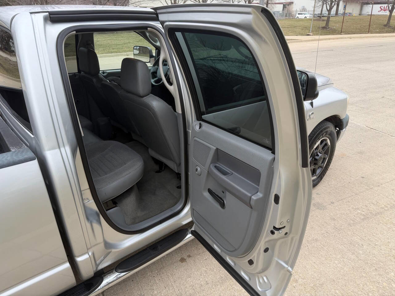 Used 2009 Dodge Ram 2500 Truck SXT image 22