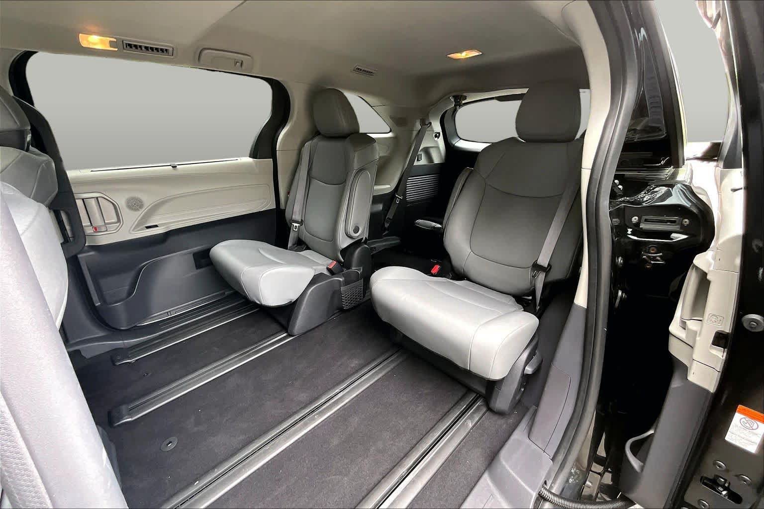 Certified 2023 Toyota Sienna XLE w/ XLE Plus Package AWD/4WD image 38