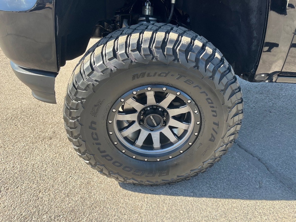 Used 2018 Chevrolet Silverado 1500 LT w/ All Star Edition AWD/4WD image 39