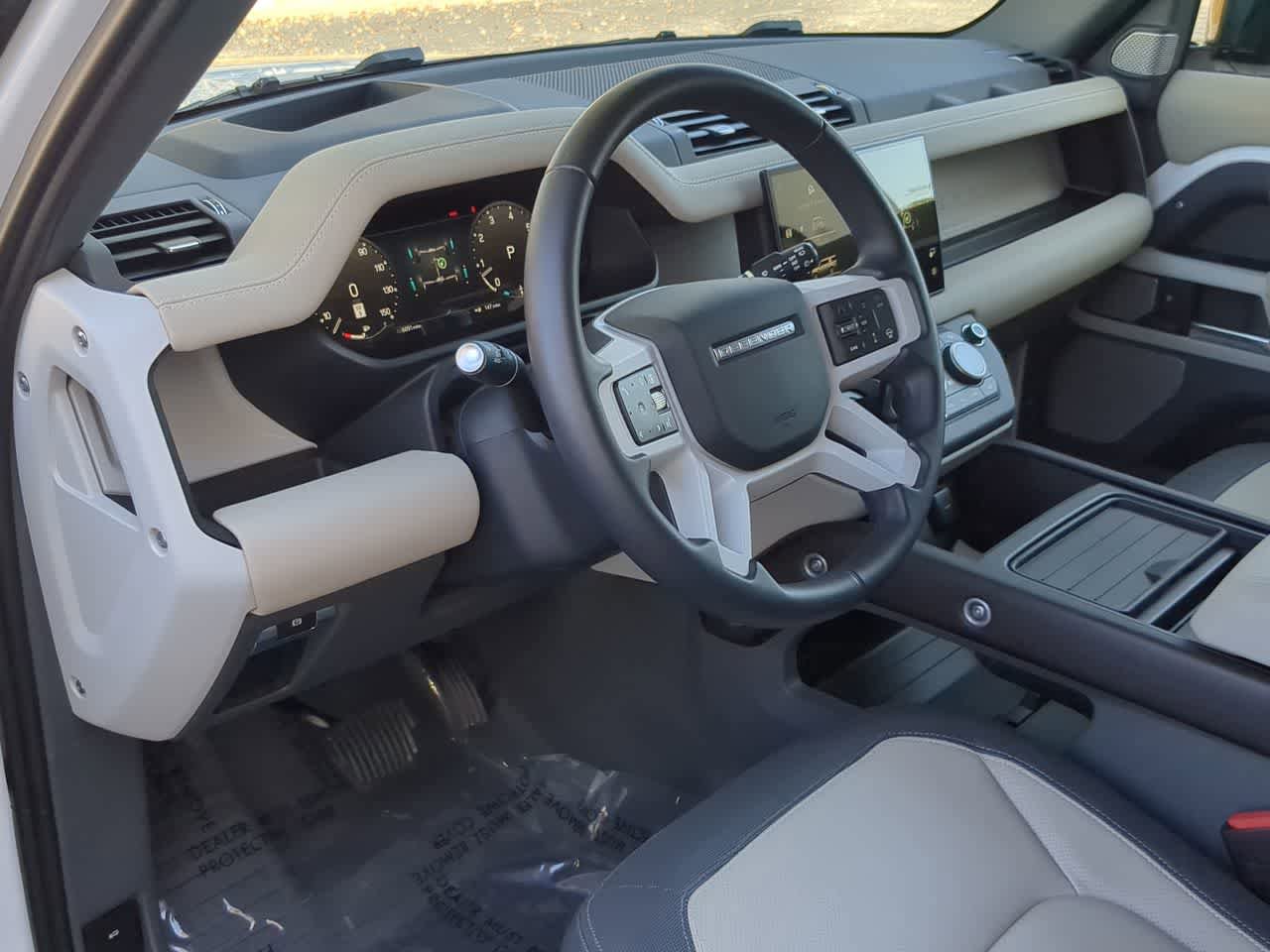 New 2024 Land Rover Defender 130 X-Dynamic SE image 10