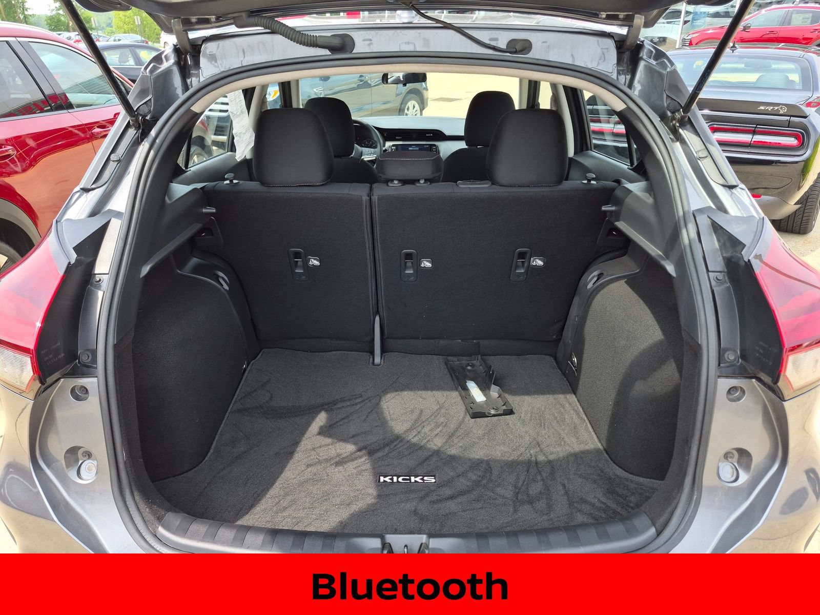 Certified 2022 Nissan Kicks SV FWD image 9