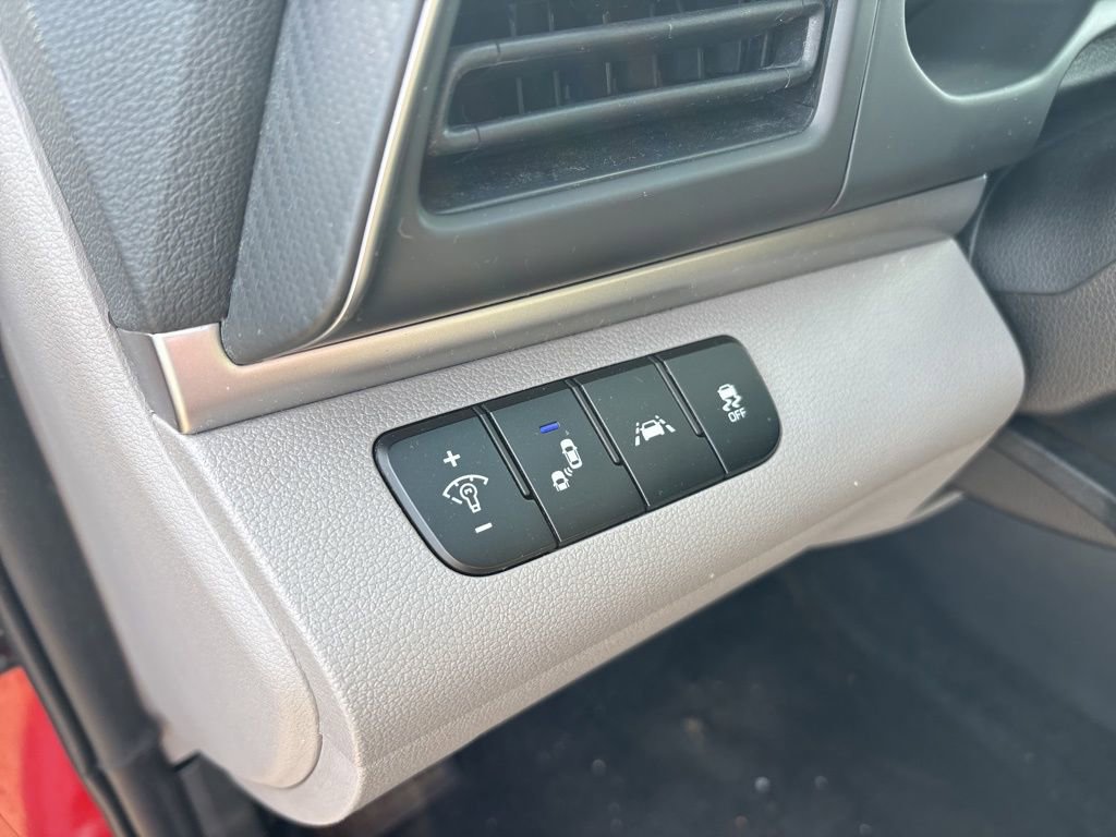 Used 2020 Hyundai Elantra SEL image 15