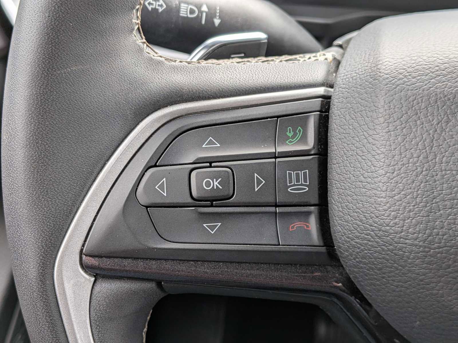 Used 2023 Jeep Grand Cherokee Altitude AWD/4WD image 22