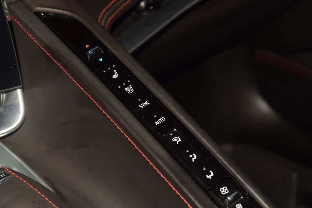 Used 2023 Chevrolet Corvette Stingray Premium Conv w/ Z51 Performance Package RWD image 30