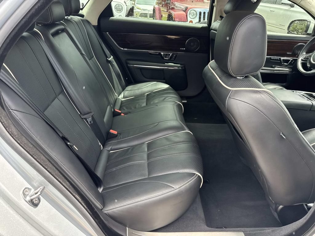 Used 2015 Jaguar XJ L Portfolio RWD image 10