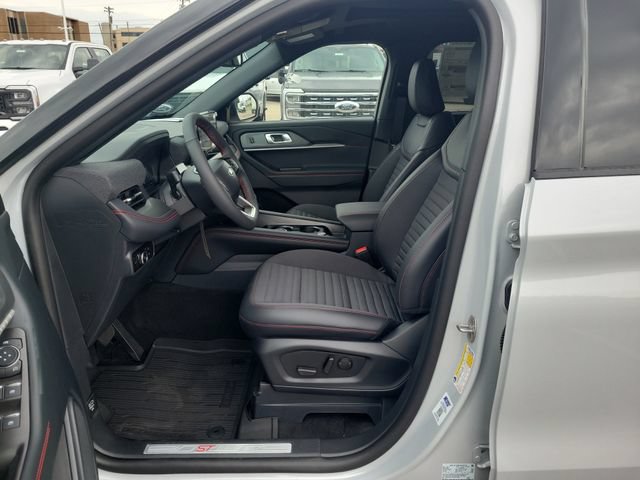 New 2026 Ford Explorer ST-Line w/ ST-Line Street Pack AWD/4WD image 16