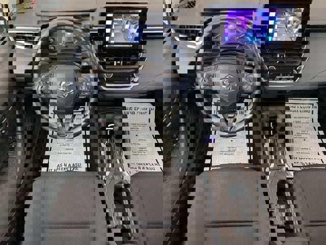 Used 2023 Toyota Corolla LE image 2