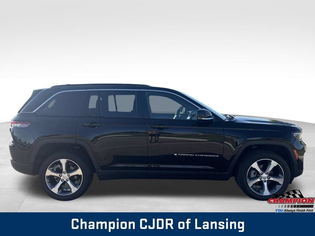 Used 2024 Jeep Grand Cherokee Limited AWD/4WD image 8